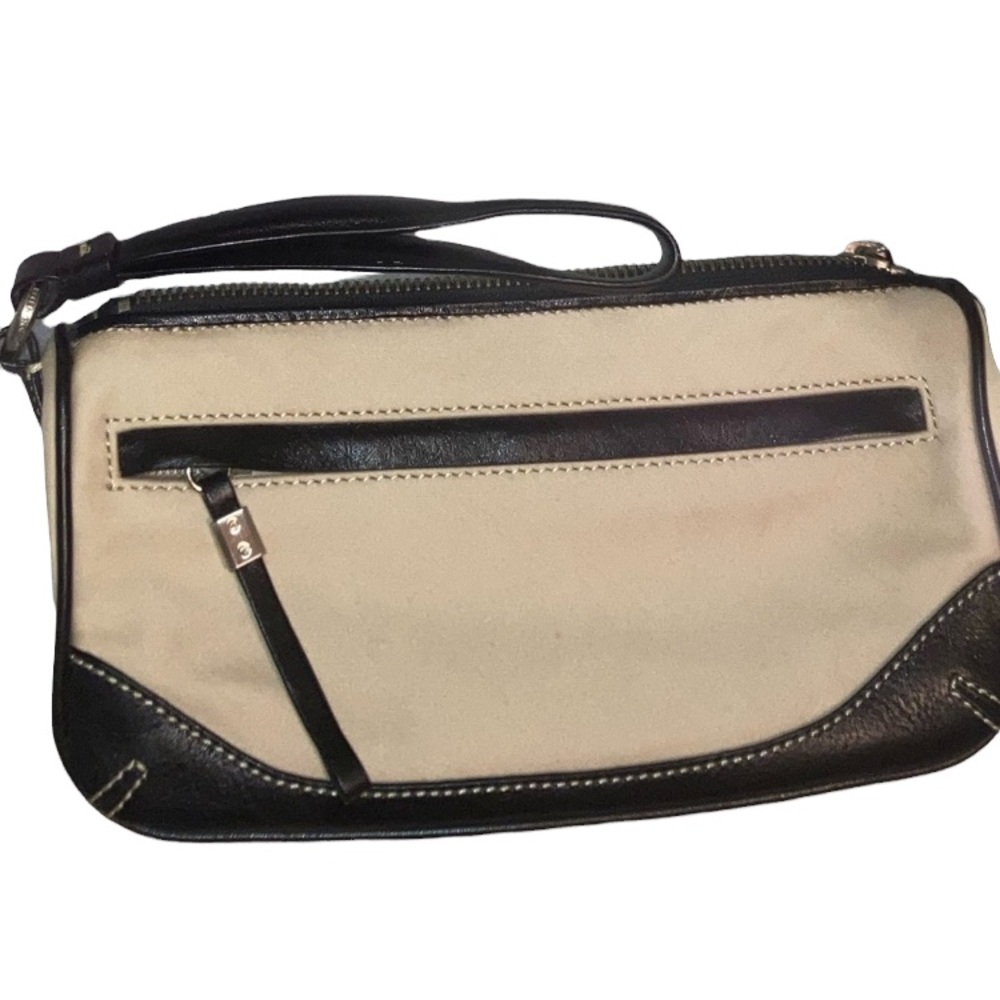 Ellen Tracy leather trim wristlet